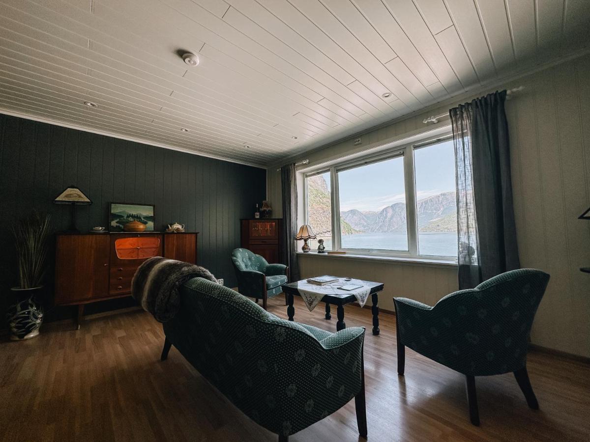 Svingen Guesthouse - Panoramic Fjord Views In Flåm Exterior foto